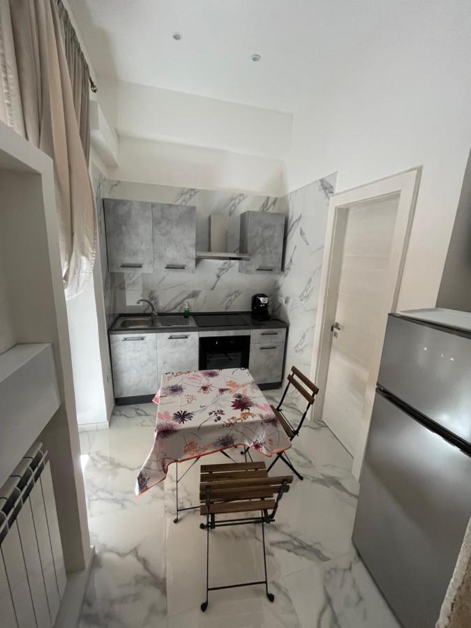 Luisa'S Apartment Napoli Eksteriør bilde